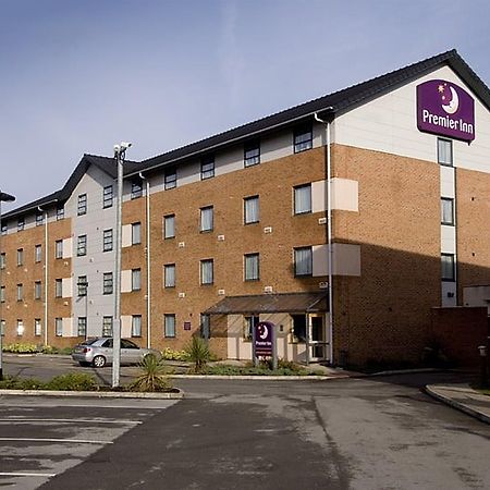 Premier Inn Manchester West Didsbury Bagian luar foto