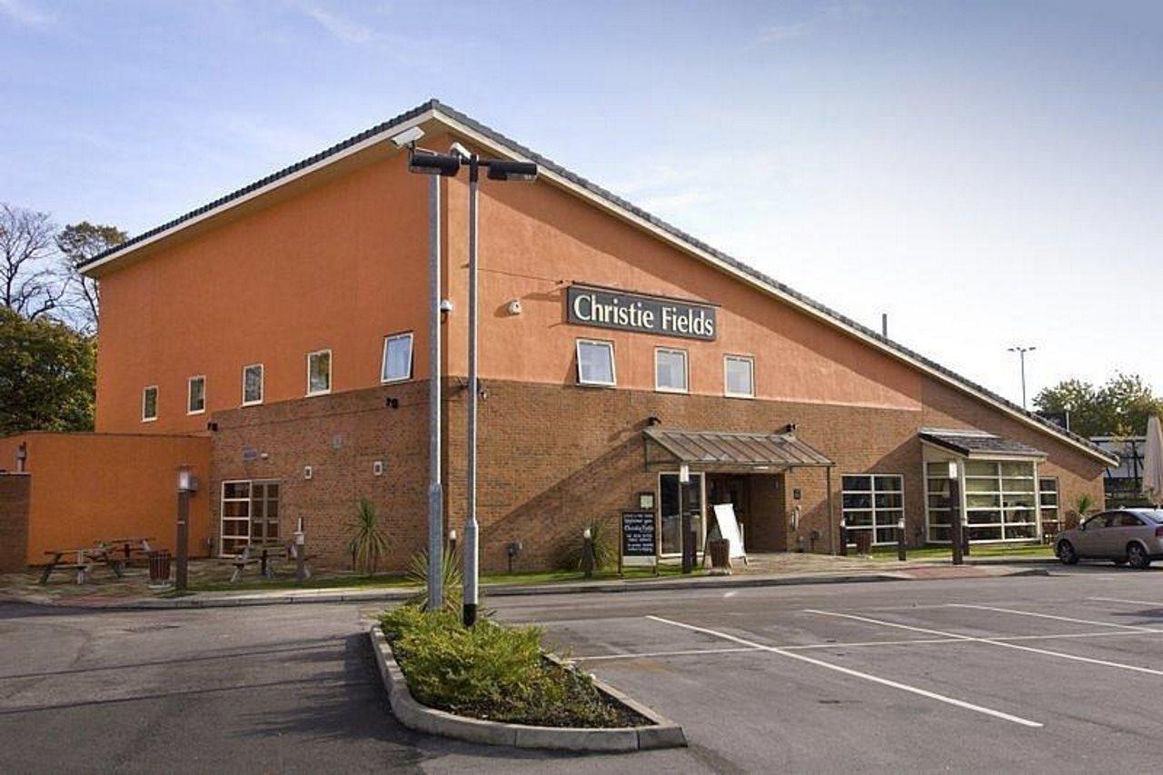 Premier Inn Manchester West Didsbury Bagian luar foto