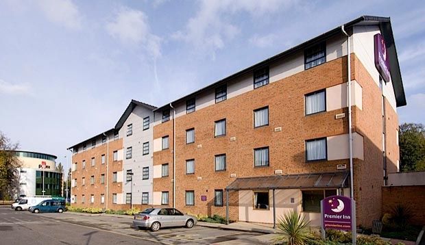 Premier Inn Manchester West Didsbury Bagian luar foto